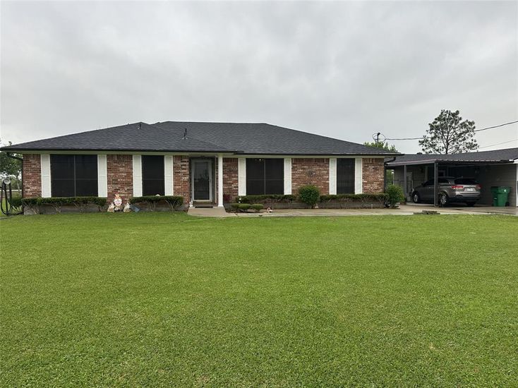 Exterior, Facade, Brick Facade, Ranch