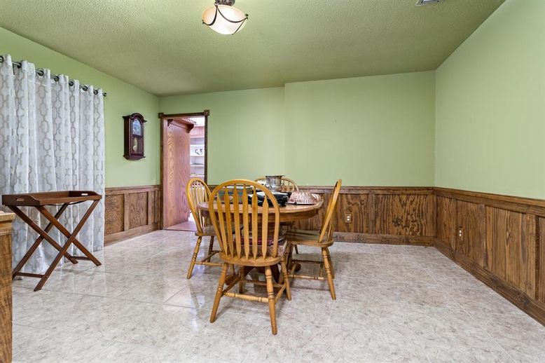Dining room, Interior
