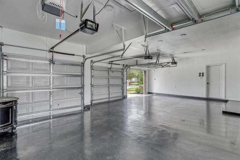 Garage, Interior