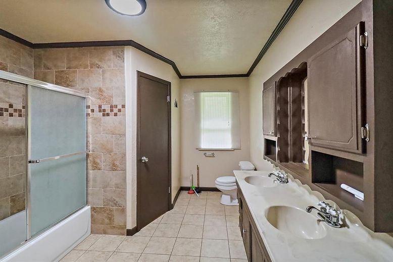Bathroom, Dual Sink Vanities, Glass Shower, Interior