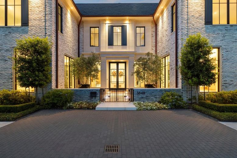 Exterior, Facade, Brick Facade, French Provincial
