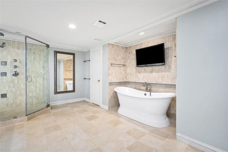 Bathroom, Free Standing Baths, Glass Shower, Interior, Recessed Lighting
