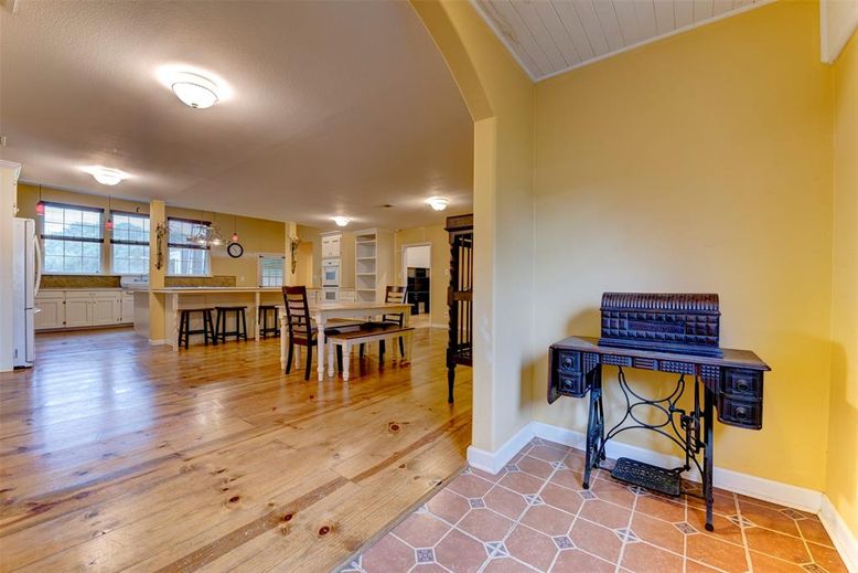 Dining room, Interior, Kitchen, Pendant Lights, Recessed Lighting, Wood Texture Flooring