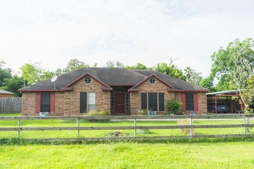 Backyard, Exterior, Facade, Brick Facade, Brick Traditional