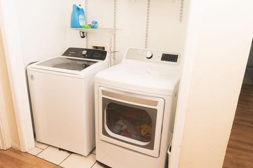 Interior, Utility Closets, Washer, Wood Texture Flooring