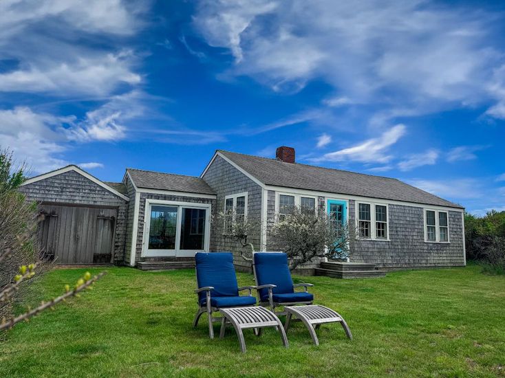 Backyard, Exterior, Facade, Ranch