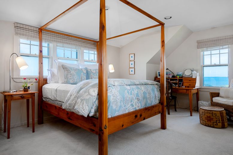 Bedroom, Interior, Water