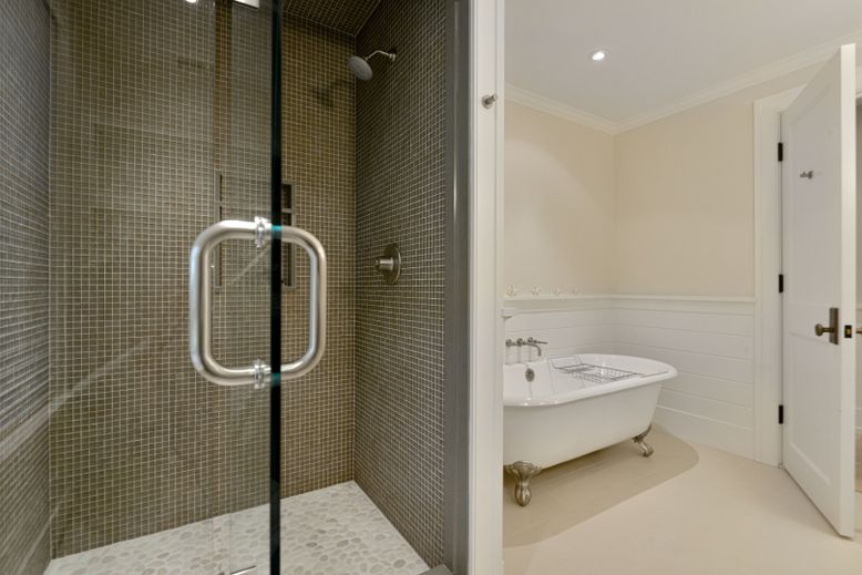 Bathroom, Free Standing Baths, Glass Shower, Interior, Recessed Lighting
