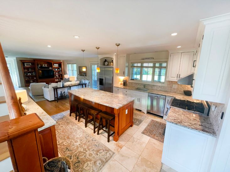 Interior, Kitchen, Living room, Pendant Lights, Recessed Lighting, Stainless Steel Appliances
