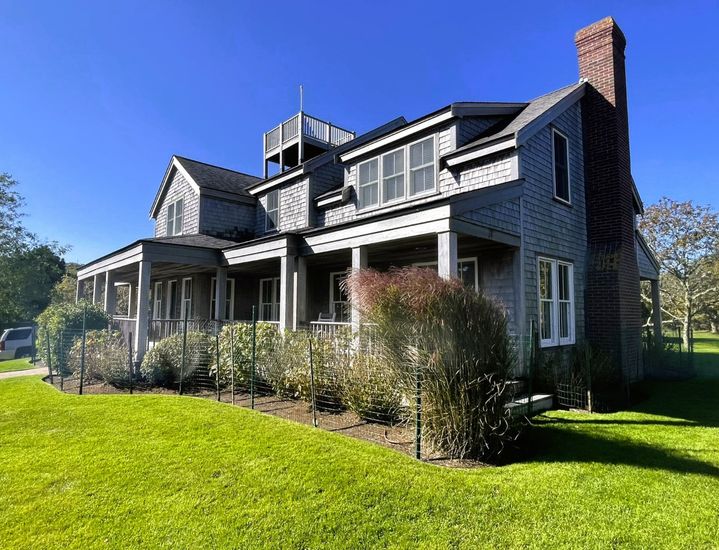 Backyard, Exterior, Facade, Queen Anne Victorian