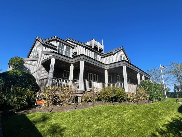 Backyard, Exterior, Facade, Queen Anne Victorian