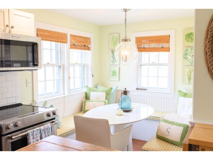 Dining room, Interior, Kitchen, Pendant Lights, Wood Texture Flooring