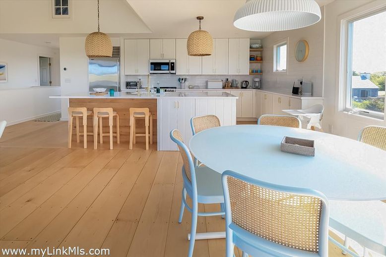 Dining room, Interior, Kitchen, Pendant Lights, Stainless Steel Appliances, Wood Texture Flooring