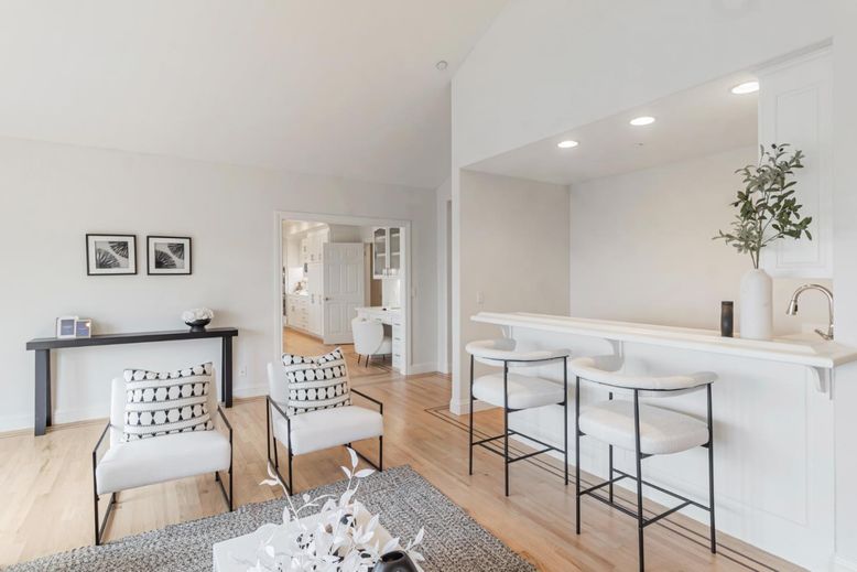 Interior, Recessed Lighting, Wood Texture Flooring