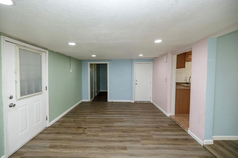 Empty room, Interior, Recessed Lighting, Wood Texture Flooring