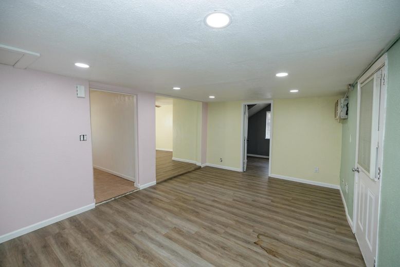 Empty room, Interior, Recessed Lighting, Wood Texture Flooring