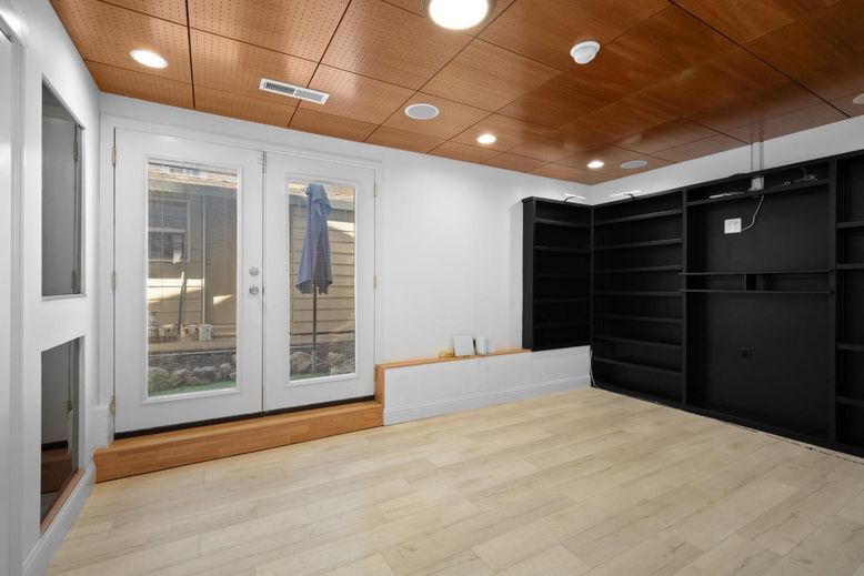 Interior, Recessed Lighting, Wood Texture Flooring
