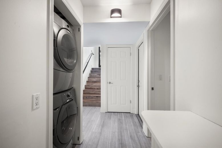 Interior, Utility Closets, Washer, Wood Texture Flooring