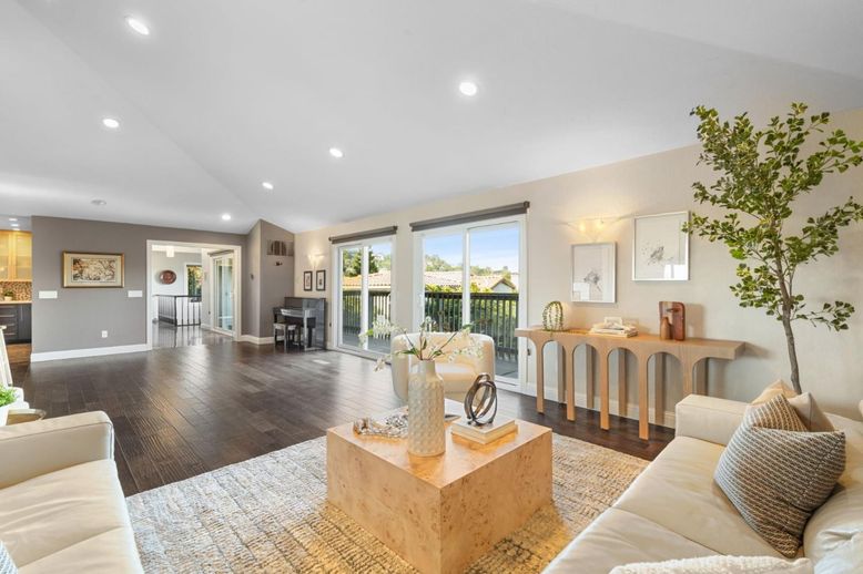 Interior, Living room, Piano, Recessed Lighting, Wood Texture Flooring