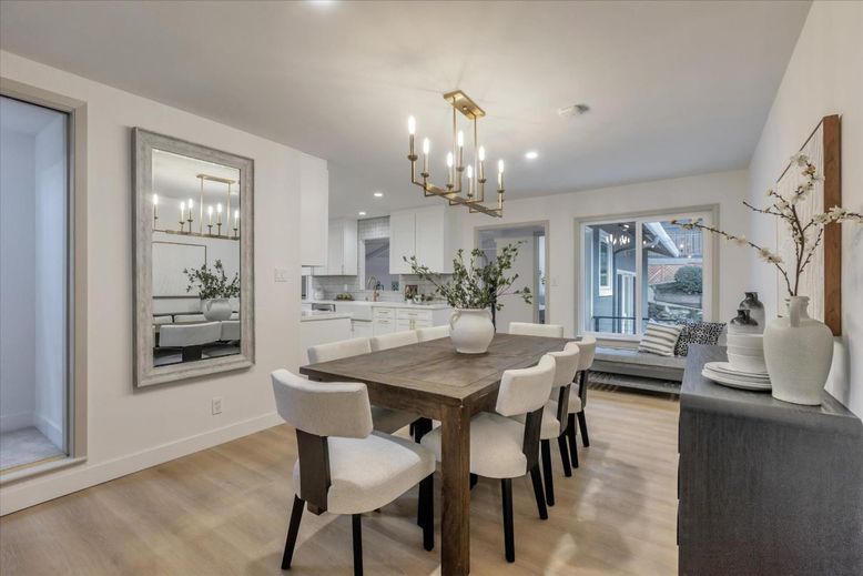 Chandelier, Dining room, Interior, Kitchen, Pendant Lights, Recessed Lighting, Wood Texture Flooring