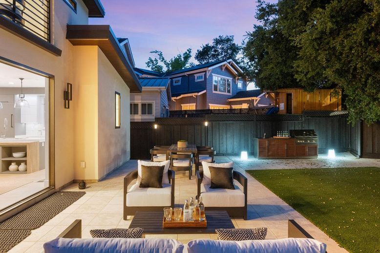 Backyard, Exterior