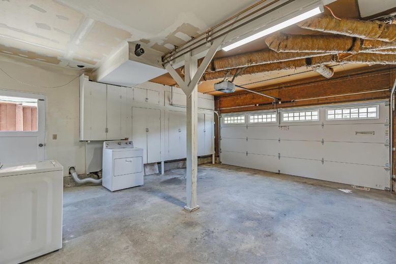 Garage, Interior, Washer