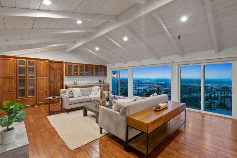Interior, Living room, Recessed Lighting, Water, Wood Texture Flooring