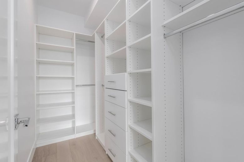 Interior, Walk-in Closets, Wood Texture Flooring