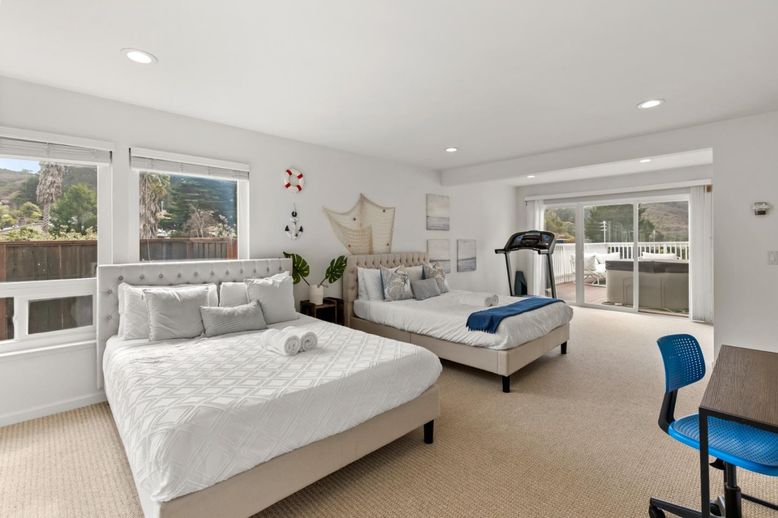 Bedroom, Fitness Equipment, Interior, Recessed Lighting