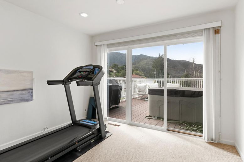 Fitness Equipment, Interior, Recessed Lighting
