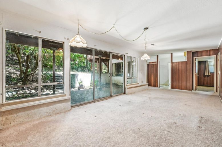 Empty room, Interior, Pendant Lights