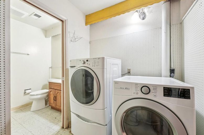 Bathroom, Interior, Utility Closets, Washer