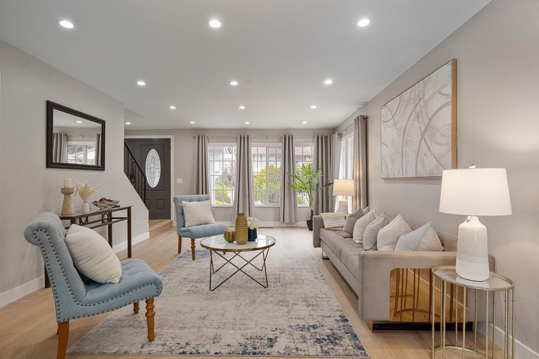 Interior, Living room, Recessed Lighting, Wood Texture Flooring