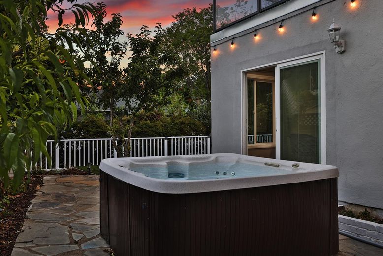 Exterior, Hot Tub