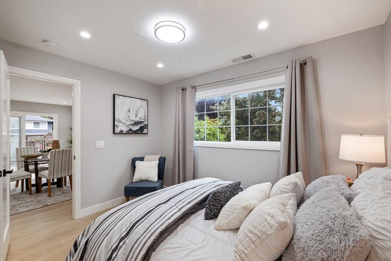 Bedroom, Dining room, Interior, Recessed Lighting, Wood Texture Flooring