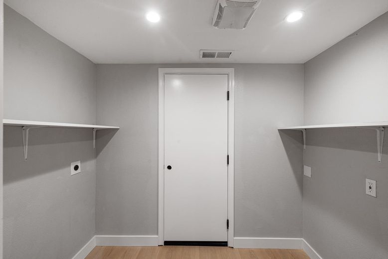 Interior, Recessed Lighting, Wood Texture Flooring