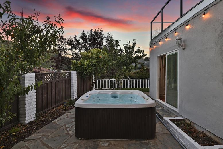 Exterior, Hot Tub