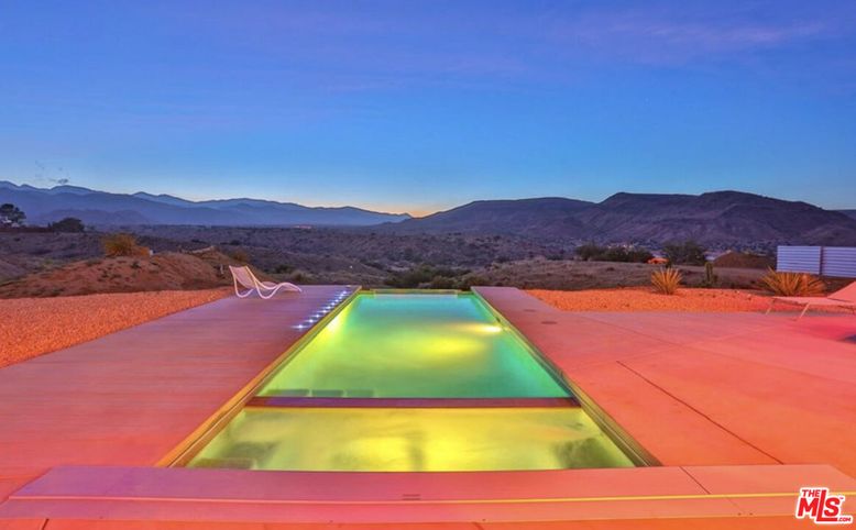 Exterior, Pool, Other