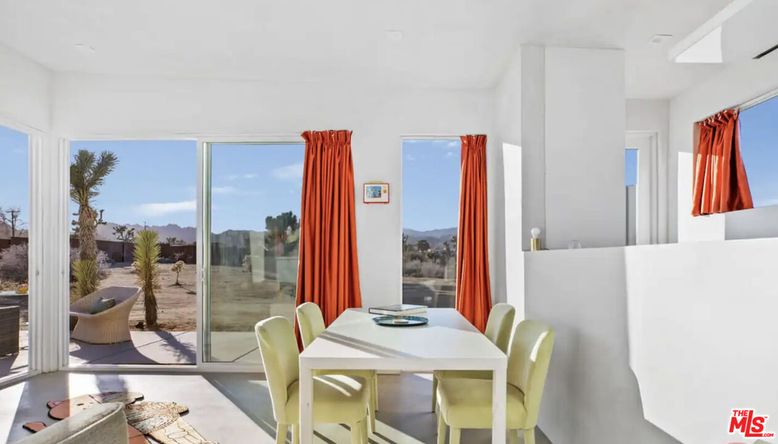 Dining room, Interior