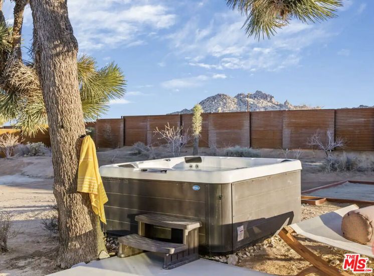 Exterior, Hot Tub