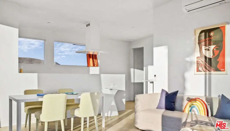 Dining room, Interior, Recessed Lighting