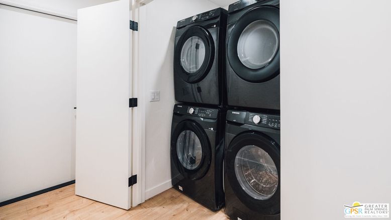 Interior, Utility Closets, Washer, Wood Texture Flooring