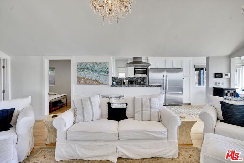 Chandelier, Interior, Kitchen, Living room, Stainless Steel Appliances, Wood Texture Flooring