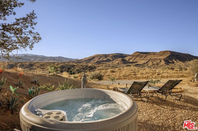Exterior, Hot Tub, Pool
