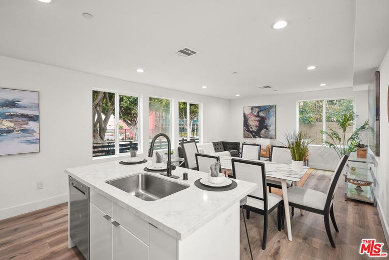 Dining room, Interior, Kitchen, Recessed Lighting, Wood Texture Flooring
