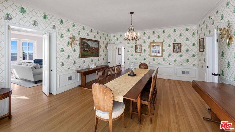 Chandelier, Dining room, Interior, Wood Texture Flooring