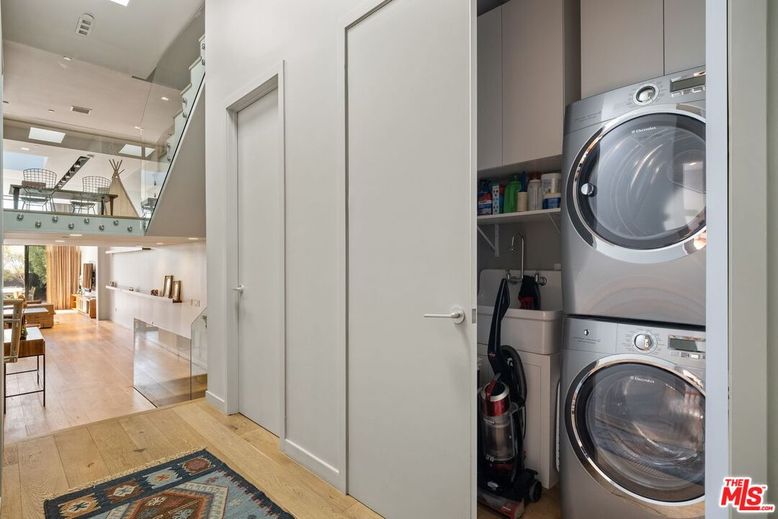 Interior, Recessed Lighting, Utility Closets, Washer, Wood Texture Flooring