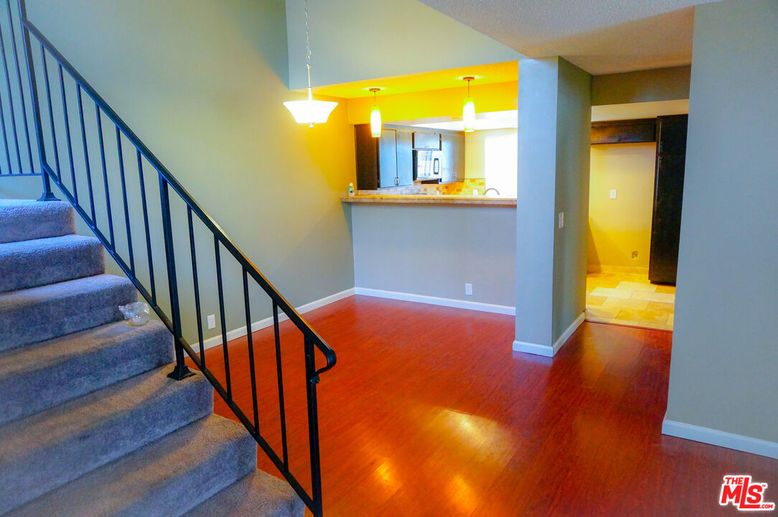 Interior, Kitchen, Pendant Lights, Wood Texture Flooring
