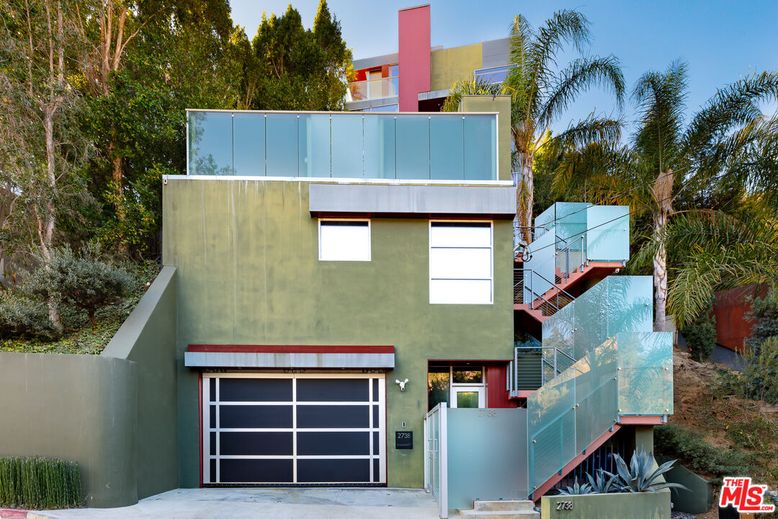 Attached, Exterior, Facade, Modern