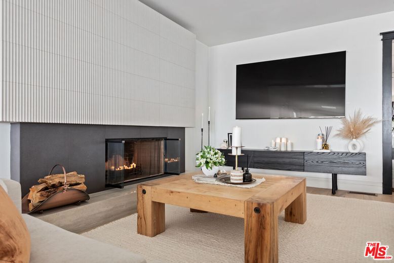 Fireplace, Interior, Living room